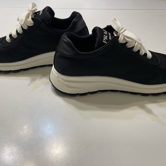 Women Prada shoes never really been used only about 2 times like new condition - Picture 3 of 5